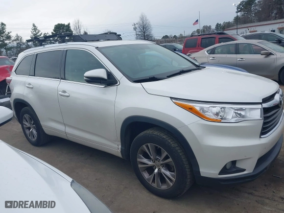 2014 Toyota Highlander XLE with VIN 5TDKKRFH2ES010070, listed as a IAAI auction lot 41379778 with 123,841 mi miles. Bid and sale history available at carsss.com. Image 13.