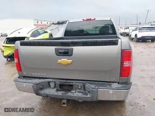 2013 Chevrolet Silverado 1500 LT with VIN 1GCRCSE08DZ119936, listed as a IAAI auction lot 41464530 with 215,080 mi miles. Bid and sale history available at carsss.com. Image 17.