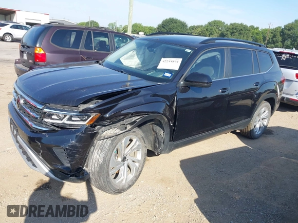 2022 Volkswagen Atlas SE with VIN 1V2KR2CA6NC532226, listed as a IAAI auction lot 42244894 with 33,767 mi miles and . Bid and sale history available at DreamBid. Image 2.