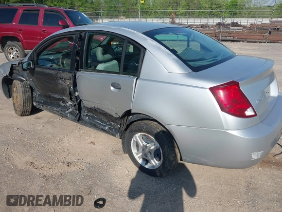 2004 Saturn ION ION 1 z VIN 1G8AF52F74Z107933, wystawiony jako IAAI lot #42108770 z przebiegiem 142 984 mil mil oraz . Historia ofert i sprzedaży dostępna na DreamBid. Obrazek 3.