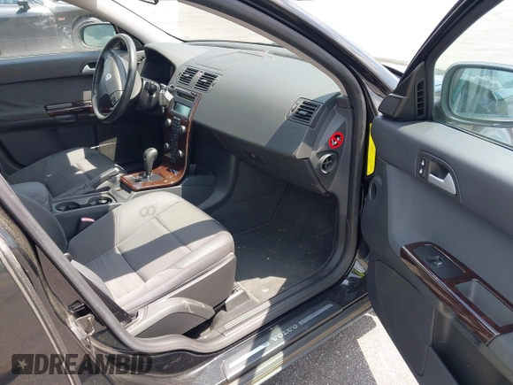 2007 Volvo S40 2.4L with VIN YV1MS382672306082, listed as a IAAI auction lot 42128332 with 146,439 mi miles. Bid and sale history available at carsss.com. Image 5.