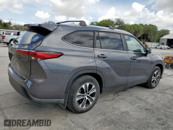 2023 Toyota Highlander L with VIN 5TDKDRAHXPS013500, listed as a Copart auction lot 60070025 with 40,788 mi miles and Salvage title. Bid and sale history available at DreamBid. Image 3.