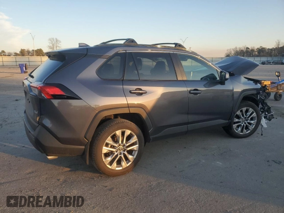 2024 Toyota RAV4 XLE Premium с VIN 2T3C1RFV1RC284430, выставлен на аукционе Copart как лот 43248235 с пробегом 4 688 миль миль и Списание • Salvage title. История ставок и продаж доступна на DreamBid. Изображение 3.