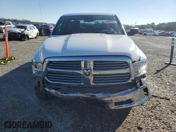 2018 Ram 1500 SLT z VIN 1C6RR6GT0JS239755, wystawiony jako Copart lot #86264494 z przebiegiem 59 692 mil mil oraz Szkody całkowita. Historia ofert i sprzedaży dostępna na DreamBid. Obrazek 5.