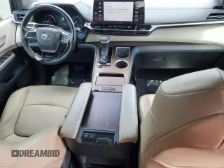 2021 Toyota Sienna XLE with VIN 5TDYRKEC5MS047289, listed as a Copart auction lot 54144785 with 31,350 mi miles and Clean Title. Bid and sale history available at DreamBid. Image 8.