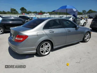 2014 Mercedes-Benz C 250 Sport z VIN WDDGF4HB1EG248594, wystawiony jako Copart lot #57993475 z przebiegiem 100 220 mil mil oraz Czysty tytuł • Clean title. Historia ofert i sprzedaży dostępna na DreamBid. Obrazek 3.