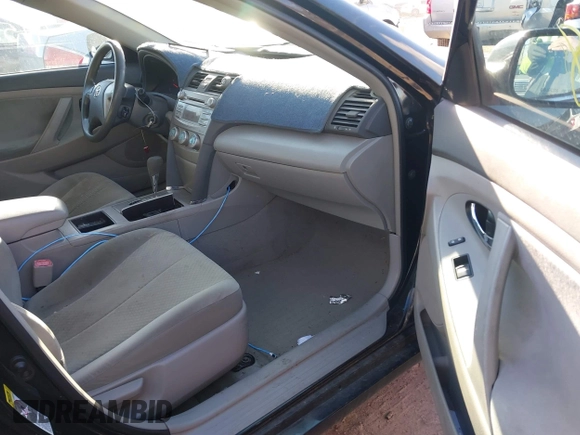 2009 Toyota Camry z VIN 4T4BE46K99R101328, wystawiony jako IAAI lot #41586888 z przebiegiem 147 706 mil mil oraz . Historia ofert i sprzedaży dostępna na DreamBid. Obrazek 5.