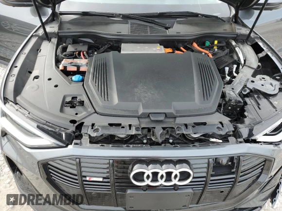 2021 Audi e-tron Sportback Prestige z VIN WA13ABGE8MB008083, wystawiony jako Copart lot #72904564 z przebiegiem 30 787 mil mil oraz Nie do naprawy. Historia ofert i sprzedaży dostępna na DreamBid. Obrazek 12.