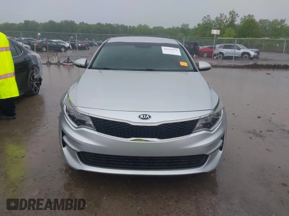2016 Kia Optima LX z VIN 5XXGT4L37GG010780, wystawiony jako IAAI lot #42320573 z przebiegiem 154 662 mil mil oraz . Historia ofert i sprzedaży dostępna na DreamBid. Obrazek 12.