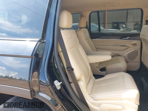 2022 Jeep Grand Cherokee Limited with VIN 1C4RJJBGXN8548231, listed as a IAAI auction lot 42572731 with 23,852 mi miles and . Bid and sale history available at DreamBid. Image 8.