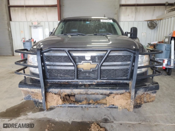 2011 Chevrolet Silverado 2500HD LT with VIN 1GC1KXC80BF230209, listed as a Copart auction lot 44757865 with 325,580 mi miles and Non Repairable. Bid and sale history available at carsss.com. Image 5.