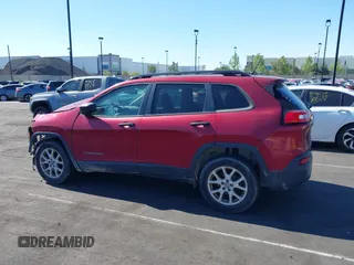 2017 Jeep Cherokee Sport z VIN 1C4PJLAB3HW559080, wystawiony jako IAAI lot #42206718 z przebiegiem 97 638 mil mil oraz . Historia ofert i sprzedaży dostępna na DreamBid. Obrazek 15.