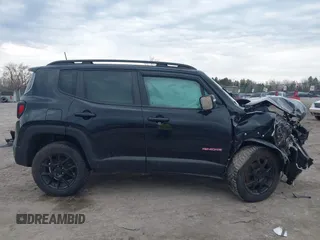 2020 Jeep Renegade Latitude z VIN ZACNJBBB8LPM11042, wystawiony jako IAAI lot #42072333 z przebiegiem 49 323 mil mil oraz . Historia ofert i sprzedaży dostępna na DreamBid. Obrazek 13.
