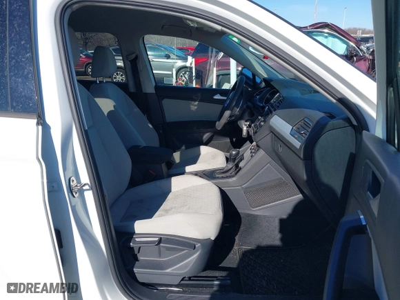 2021 Volkswagen Tiguan S with VIN 3VV1B7AX0MM019574, listed as a IAAI auction lot 41705274 with 46,175 mi miles. Bid and sale history available at carsss.com. Image 5.
