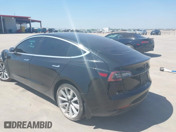 2019 Tesla Model 3 Mid Range z VIN 5YJ3E1EA3KF310976, wystawiony jako IAAI lot #41968012 z przebiegiem Nie podano mil oraz . Historia ofert i sprzedaży dostępna na DreamBid. Obrazek 3.