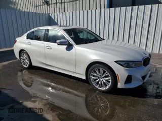 2024 BMW 3 Series 330i with VIN 3MW69FF09R8E39109, listed as a Copart auction lot 48945895 with 33,085 mi miles and Clean Title. Bid and sale history available at carsss.com. Image 4.