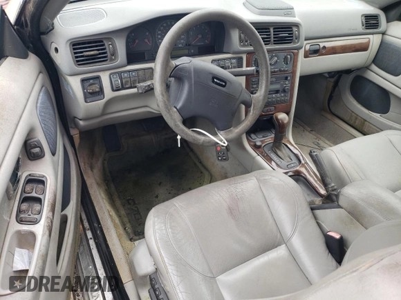 2001 Volvo C70 с VIN YV1NC56DX1J022713, выставлен на аукционе Copart как лот 49164995 с пробегом 93 461 миль миль и Чистый • Clean title. История ставок и продаж доступна на DreamBid. Изображение 8.