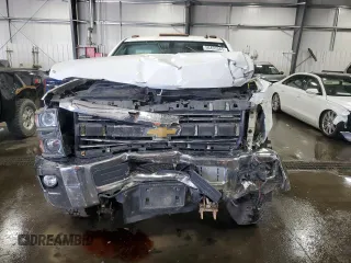 2015 Chevrolet Silverado 3500HD LT z VIN 1GC4KZC86FF132817, wystawiony jako Copart lot #56493565 z przebiegiem 288 917 mil mil oraz Szkody całkowita. Historia ofert i sprzedaży dostępna na DreamBid. Obrazek 5.
