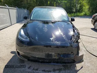 2024 Tesla Model Y z VIN 7SAYGDEDXRF991226, wystawiony jako Copart lot #62090255 z przebiegiem 42 853 mil mil oraz Szkoda całkowita • Salvage title. Historia ofert i sprzedaży dostępna na DreamBid. Obrazek 5.
