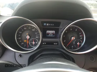 2018 Mercedes-Benz SLC 300 z VIN WDDPK3JA0JF151653, wystawiony jako Copart lot #85726674 z przebiegiem 25 147 mil mil oraz Szkoda całkowita • Salvage title. Historia ofert i sprzedaży dostępna na DreamBid. Obrazek 9.
