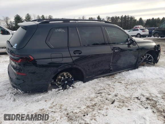 2024 BMW X7 M60i with VIN 5UX33EM02R9S12112, listed as a Copart auction lot 88053915 with 82,393 mi miles and Salvage Title. Bid and sale history available at carsss.com. Image 3.