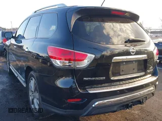 2015 Nissan Pathfinder Platinum z VIN 5N1AR2MM6FC666236, wystawiony jako IAAI lot #41364384 z przebiegiem 117 730 mil mil oraz . Historia ofert i sprzedaży dostępna na DreamBid. Obrazek 3.