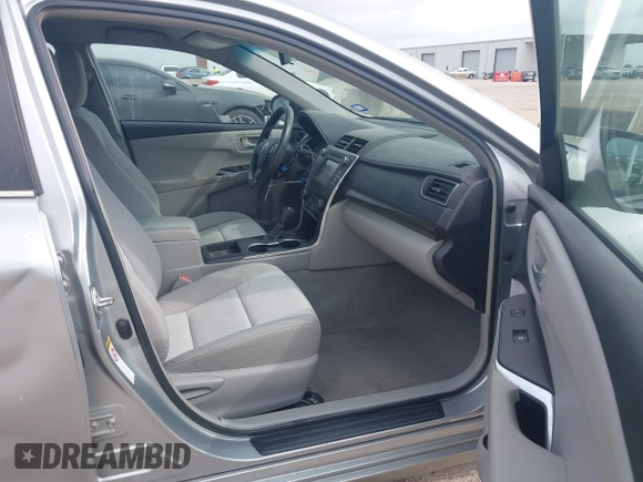 2015 Toyota Camry XLE z VIN 4T4BF1FK3FR481404, wystawiony jako IAAI lot #42131671 z przebiegiem 108 408 mil mil oraz . Historia ofert i sprzedaży dostępna na DreamBid. Obrazek 5.