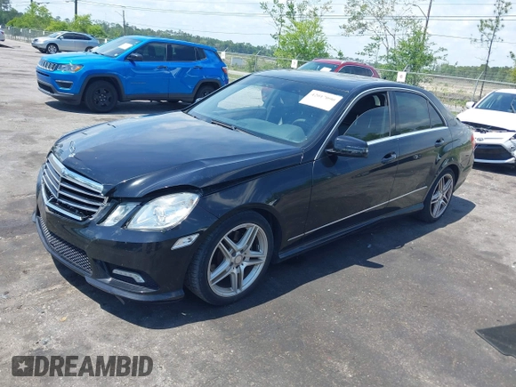 2011 Mercedes-Benz E-Class E 350 Luxury with VIN WDDHF5GB1BA462074, listed as a IAAI auction lot 42017000 with 170,658 mi miles. Bid and sale history available at carsss.com. Image 17.