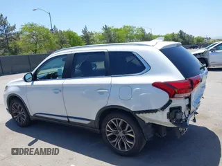 2018 Mitsubishi Outlander SE with VIN JA4AD3A36JZ061024, listed as a IAAI auction lot 42281627 with 245,456 mi miles and . Bid and sale history available at DreamBid. Image 15.