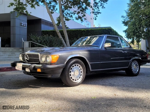 1988 Mercedes-Benz 560 Series 560SL with VIN WDBBA48D1JA077345, listed as a Copart auction lot 79681234 with 87,690 mi miles and Clean Title. Bid and sale history available at carsss.com. Image 2.