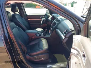 2017 Ford Explorer Sport z VIN 1FM5K8GT9HGC85696, wystawiony jako IAAI lot #42227743 z przebiegiem 105 941 mil mil oraz . Historia ofert i sprzedaży dostępna na DreamBid. Obrazek 5.