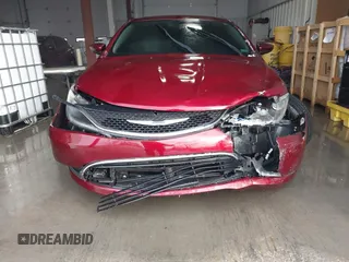 2015 Chrysler 200 Limited with VIN 1C3CCCAB7FN667315, listed as a IAAI auction lot 41256721 with 73,416 mi miles. Bid and sale history available at carsss.com. Image 12.