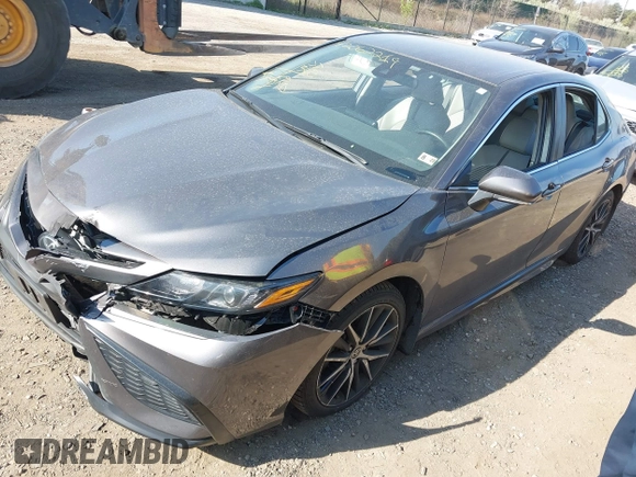 2023 Toyota Camry SE z VIN 4T1G11BK6PU096991, wystawiony jako IAAI lot #42062219 z przebiegiem 82 824 mil mil oraz . Historia ofert i sprzedaży dostępna na DreamBid. Obrazek 18.