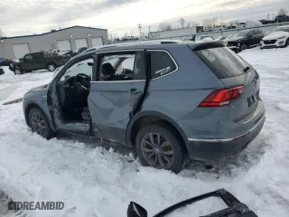 2022 Volkswagen Tiguan SE with VIN 3VV2B7AX5NM152997, listed as a Copart auction lot 46815335 with 24,666 mi miles and Salvage Title. Bid and sale history available at carsss.com. Image 2.