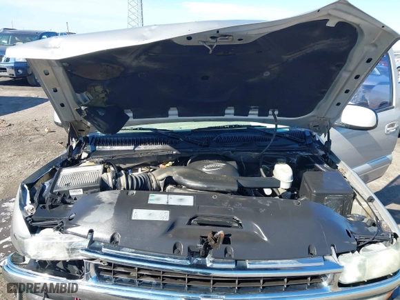 2004 Chevrolet Tahoe LT with VIN 1GNEC13ZX4J108596, listed as a IAAI auction lot 41612043 with 1 mi miles. Bid and sale history available at carsss.com. Image 10.