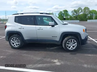 2017 Jeep Renegade Latitude z VIN ZACCJBBB6HPG40367, wystawiony jako IAAI lot #42053957 z przebiegiem 105 893 mil mil oraz . Historia ofert i sprzedaży dostępna na DreamBid. Obrazek 12.