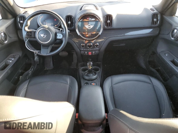 2022 MINI Countryman Cooper with VIN WMZ43BR06N3N37520, listed as a Copart auction lot 80974084 with 31,037 mi miles and Salvage title. Bid and sale history available at DreamBid. Image 8.