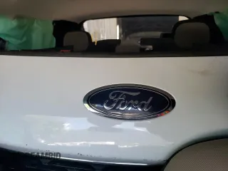2022 Ford Escape SE z VIN 1FMCU9G64NUB12148, wystawiony jako Copart lot #55579075 z przebiegiem 89 435 mil mil oraz Szkoda całkowita • Salvage title. Historia ofert i sprzedaży dostępna na DreamBid. Obrazek 10.