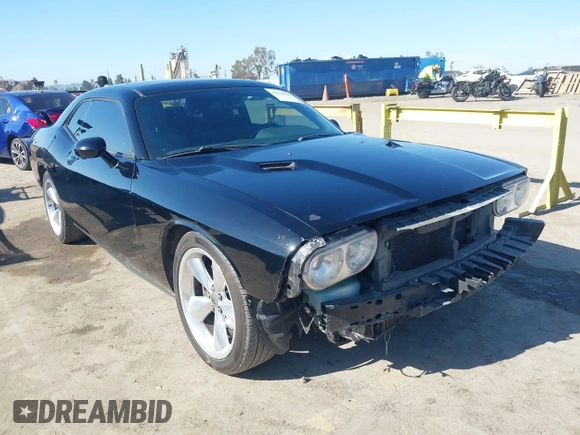2014 Dodge Challenger R/T z VIN 2C3CDYBT2EH313789, wystawiony jako IAAI lot #42020945 z przebiegiem 182 788 mil mil oraz . Historia ofert i sprzedaży dostępna na DreamBid. Obrazek 1.