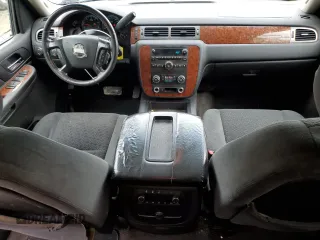 2008 Chevrolet Tahoe LTZ with VIN 1GNFK13078J119781, listed as a Copart auction lot 57043715 with 343,318 mi miles and Salvage title. Bid and sale history available at DreamBid. Image 8.