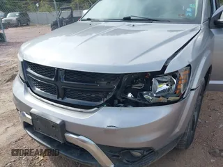 2018 Dodge Journey Crossroad with VIN 3C4PDDGG1JT430525, listed as a IAAI auction lot 40587131 with 108,564 mi miles. Bid and sale history available at carsss.com. Image 6.