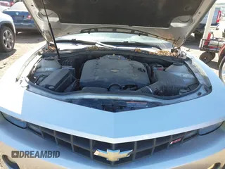 2010 Chevrolet Camaro 2LT z VIN 2G1FG1EV4A9143369, wystawiony jako IAAI lot #42238723 z przebiegiem 227 050 mil mil oraz . Historia ofert i sprzedaży dostępna na DreamBid. Obrazek 10.