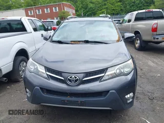 2013 Toyota RAV4 XLE с VIN JTMRFREV2D5002727, выставлен на аукционе IAAI как лот 42273740 с пробегом 180 162 миль миль и . История ставок и продаж доступна на DreamBid. Изображение 12.