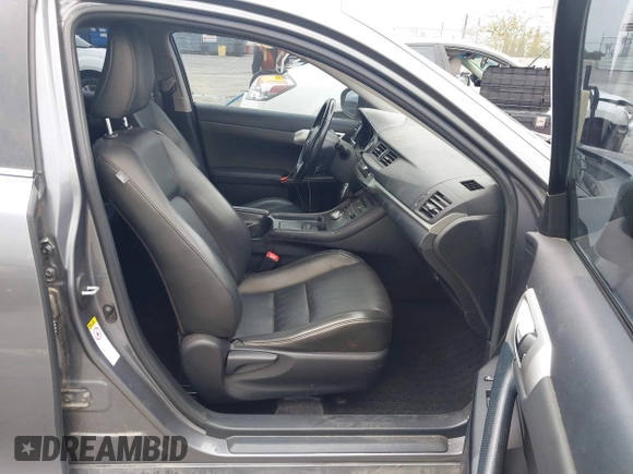 2013 Lexus CT 200h z VIN JTHKD5BH0D2167335, wystawiony jako IAAI lot #42374427 z przebiegiem 257 071 mil mil oraz . Historia ofert i sprzedaży dostępna na DreamBid. Obrazek 5.