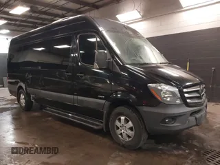 2015 Mercedes-Benz Sprinter Passenger with VIN WDZPE8CC1FP134956, listed as a IAAI auction lot 41388855 with 27,998 mi miles. Bid and sale history available at carsss.com. Image 1.