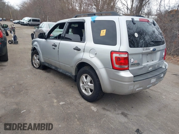 2012 Ford Escape XLT z VIN 1FMCU9DG4CKC57695, wystawiony jako IAAI lot #41716974 z przebiegiem 143 860 mil mil oraz . Historia ofert i sprzedaży dostępna na DreamBid. Obrazek 3.