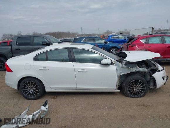 2012 Volvo S60 T5 z VIN YV1622FS0C2145678, wystawiony jako IAAI lot #42067448 z przebiegiem 145 399 mil mil oraz . Historia ofert i sprzedaży dostępna na DreamBid. Obrazek 14.