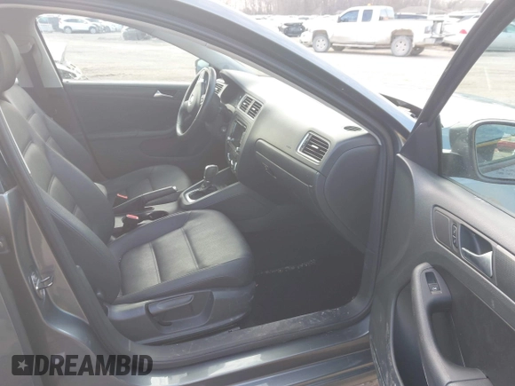 2012 Volkswagen Jetta SE с VIN 3VWDX7AJXCM358671, выставлен на аукционе IAAI как лот 41647447 с пробегом 105 722 миль миль и . История ставок и продаж доступна на DreamBid. Изображение 5.