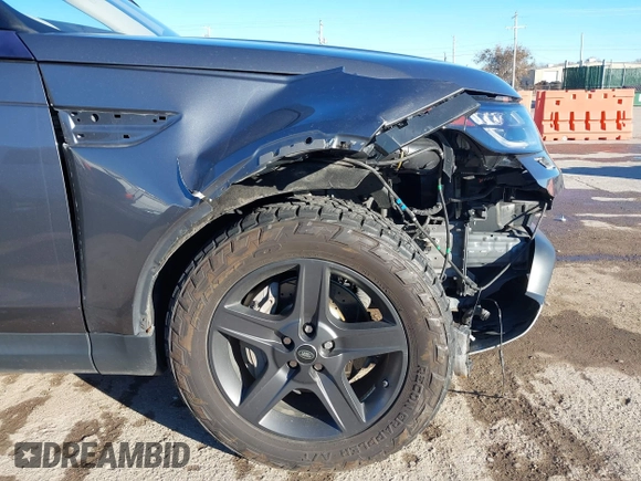 2018 Land Rover Discovery HSE Luxury with VIN SALRT2RV3JA053899, listed as a IAAI auction lot 41051056 with 95,373 mi miles. Bid and sale history available at carsss.com. Image 6.