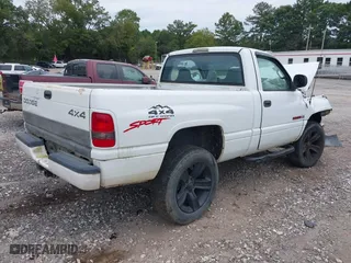 1998 Dodge Ram 1500 with VIN 1B7HF16YXWS577605, listed as a IAAI auction lot 40290315 with 220,771 mi miles. Bid and sale history available at carsss.com. Image 4.